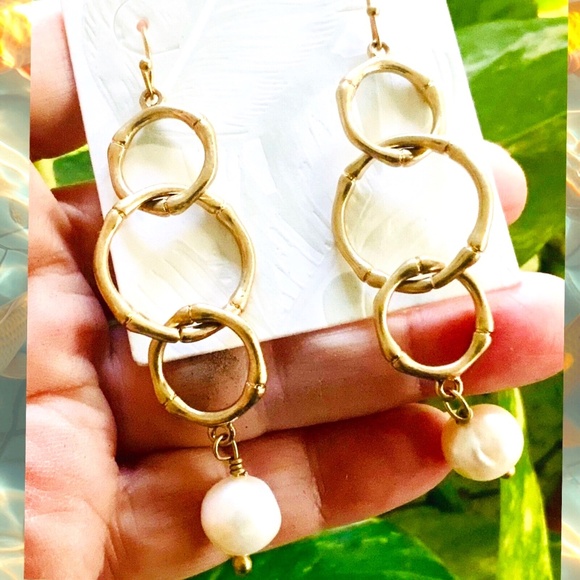 TOMMY BAHAMA EARRINGS NWT Gold BAMBOO LOOP⭐️GENUINE FRESHWATER PEARLS - PIERCED - Picture 1 of 10